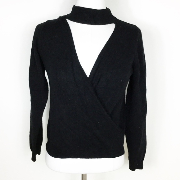 Forever 21 Sweaters - Forever 21 Black Choker Wrap Sweater